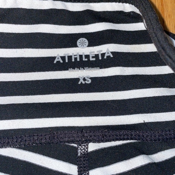 ☀️☀️Athleta Striped Capri leggings- XS - Picture 4 of 5